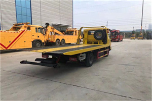 张北非事故拖车